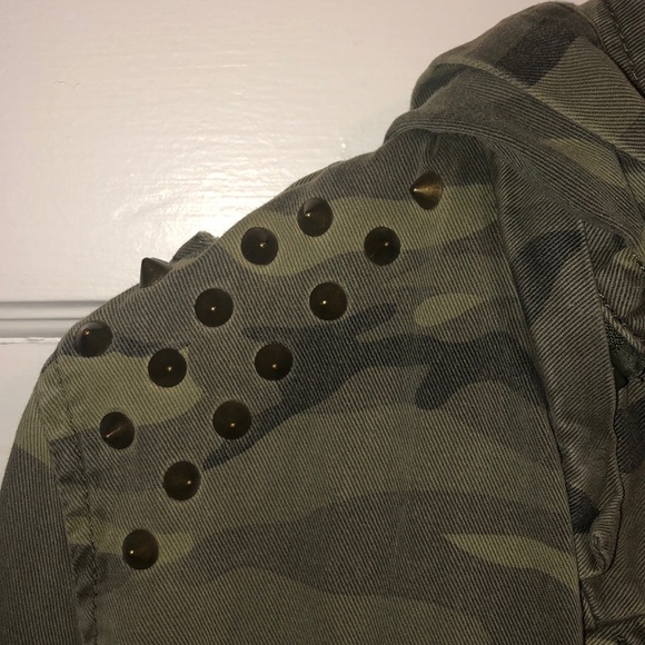 Forever 21 camp jacket - Picture 3 of 4